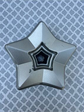 Nordic Ware Tri-star Bundt pan